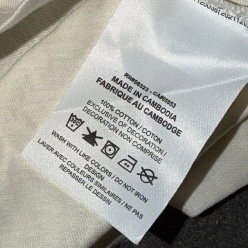 Nike Mens Soothe Your Sole Graphic T-Shirt Sail Cream HQ9264-110 Small NWT